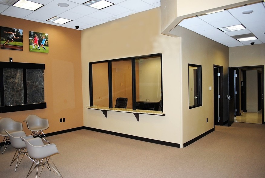 More Photos Of 10411 Moss Park Rd, Orlando Office For Lease