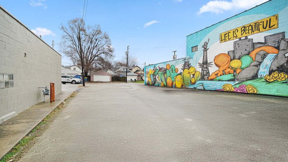 More Photos Of 1135 S Shelby St, Indianapolis Freestanding For Lease