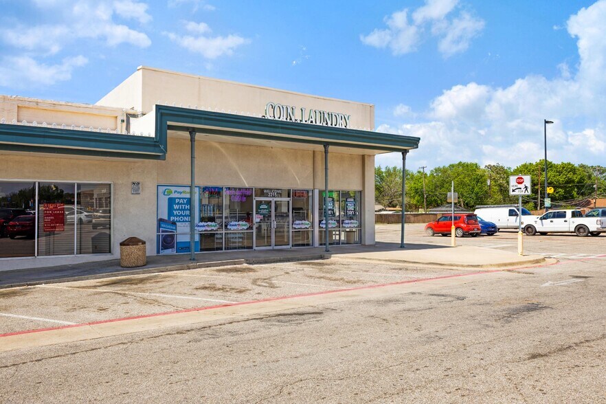 More Photos Of 2203-2215 Gus Thomasson Rd, Dallas Freestanding For Lease