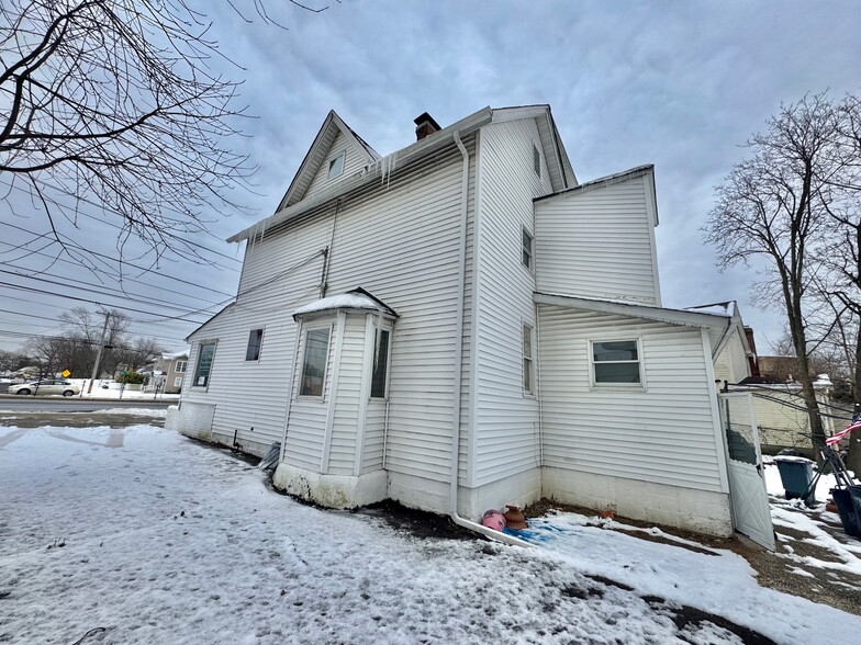 More Photos Of 622 Broadway, Amityville General Retail For Sale