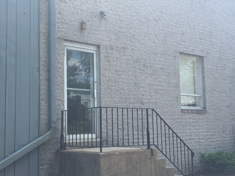 More Photos Of 1957 Pioneer Rd, Huntingdon Valley Warehouse For Lease
