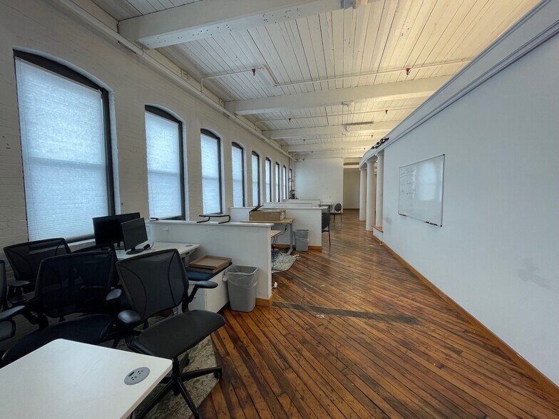 More Photos Of 85 Willow St, New Haven Flex For Lease