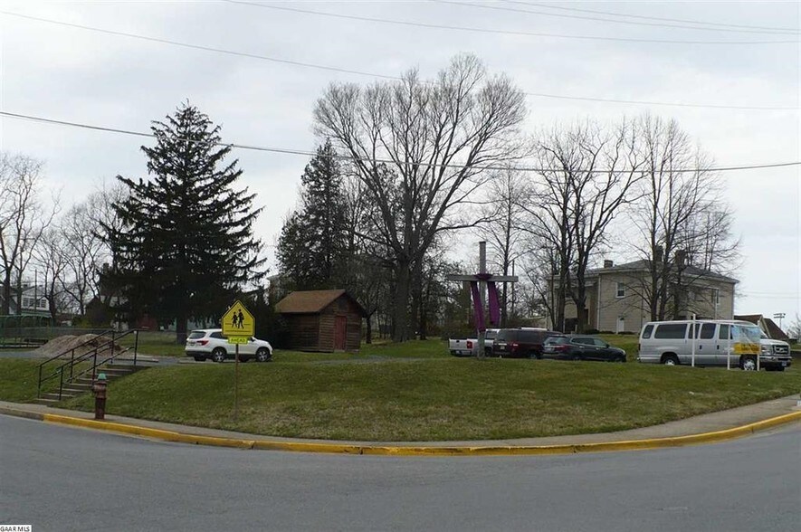 More Photos Of 800-812 W Main St, Waynesboro Land For Sale