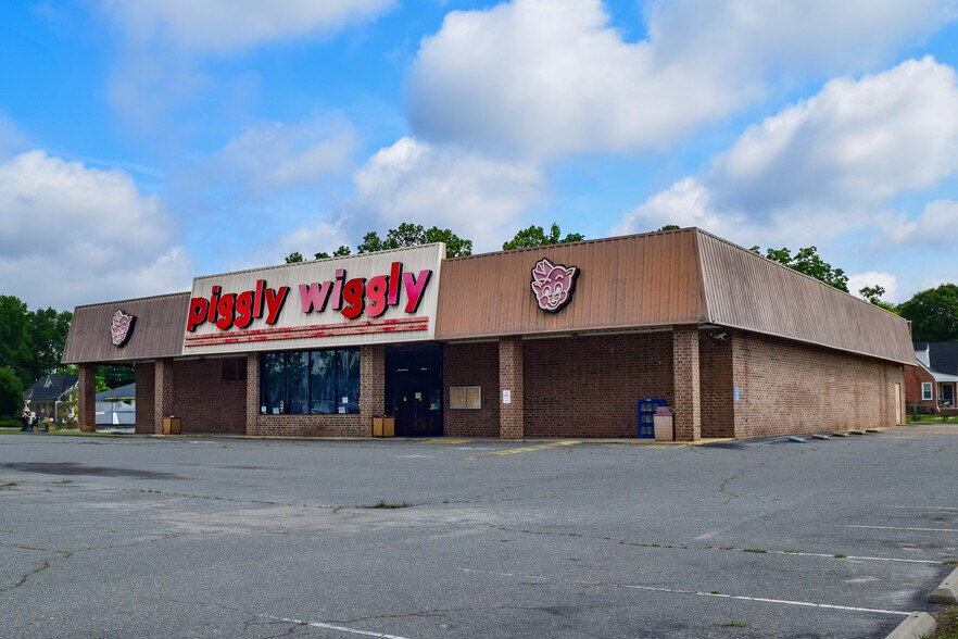 More Photos Of 202 Doctor Donnie H Jones Jr Blvd W, Princeton Supermarket For Lease