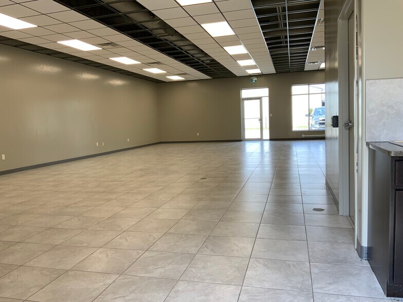 More Photos Of 310 Croft Dr, Lakeshore Storefront For Lease