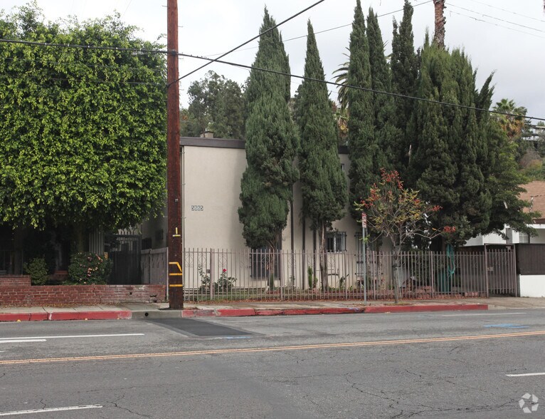 More Photos Of 5665 Franklin Ave, Los Angeles Apartments For Sale