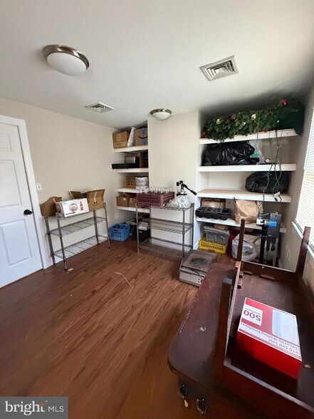 More Photos Of 41 N Main St, New Hope Restaurant For Sale
