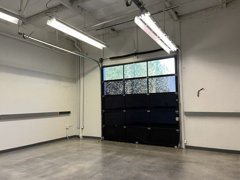 More Photos Of 2189 Leghorn St, Mountain View Research And Development For Lease
