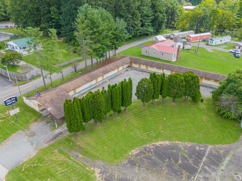 More Photos Of 549 E Stuart Dr, Galax Hotel For Sale