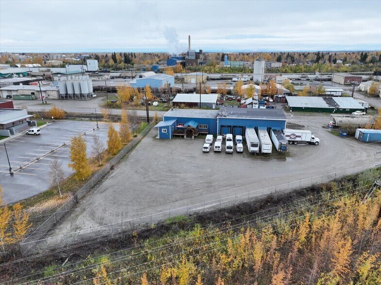 More Photos Of 1502 Minnie St, Fairbanks Industrial For Sale