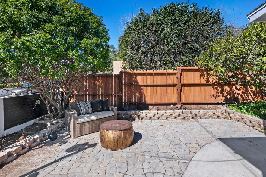 More Photos Of 2201 Avon St, Los Angeles Multifamily For Sale