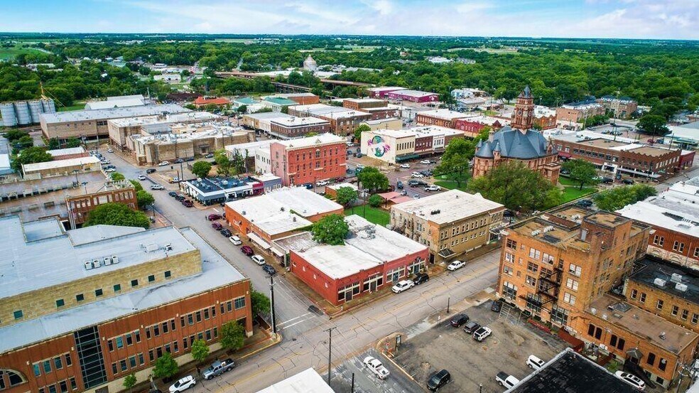 More Photos Of 114 E Main St, Waxahachie Office For Lease