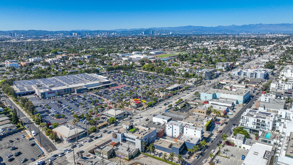 More Photos Of 13452 Washington Blvd, Marina del Rey Freestanding For Lease