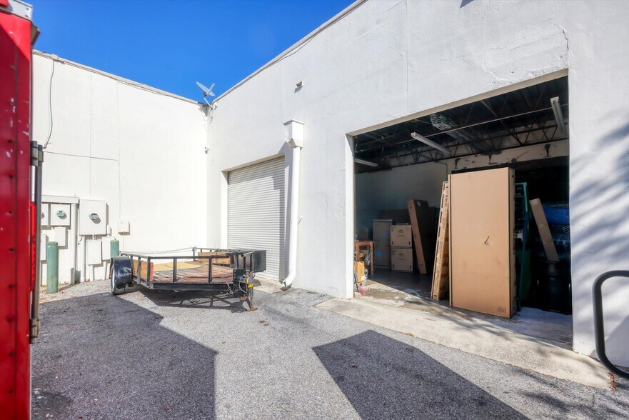 More Photos Of 3637 Cortez Rd, Bradenton Storefront For Sale