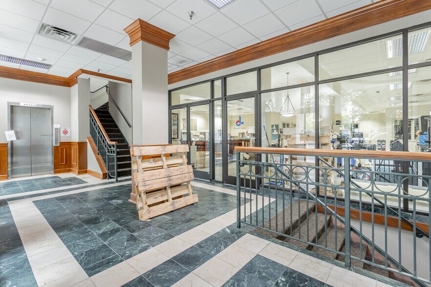 More Photos Of 817 Broad St, Chattanooga Loft Creative Space For Lease