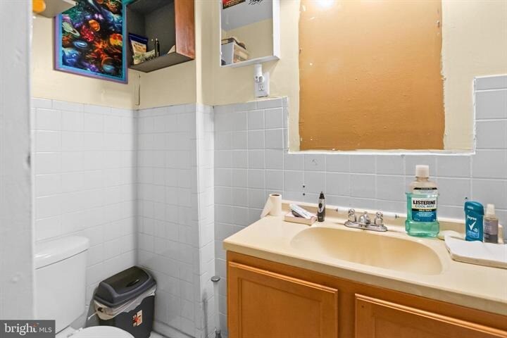 More Photos Of 301 S Ann St, Baltimore Storefront Retail Residential For Sale
