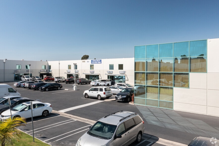 More Photos Of 5445 Oceanus Dr, Huntington Beach Warehouse For Lease