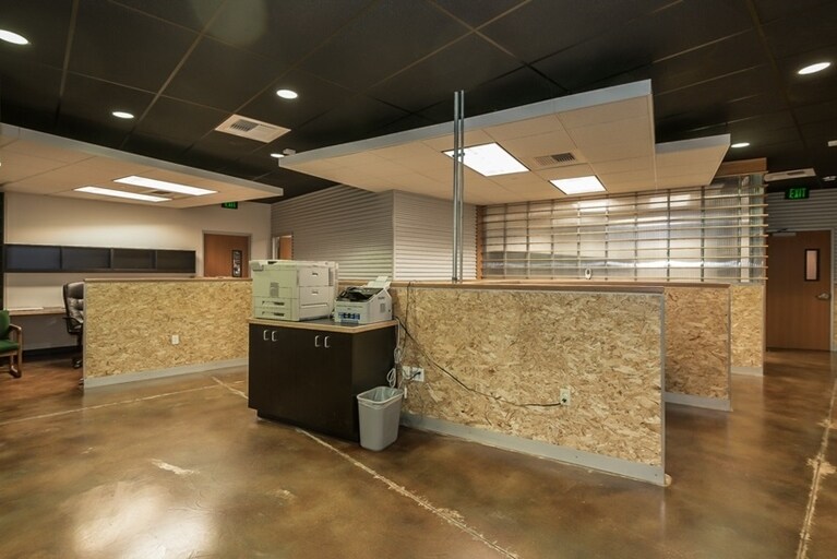 More Photos Of 13170 Spring St, Baldwin Park Warehouse For Lease