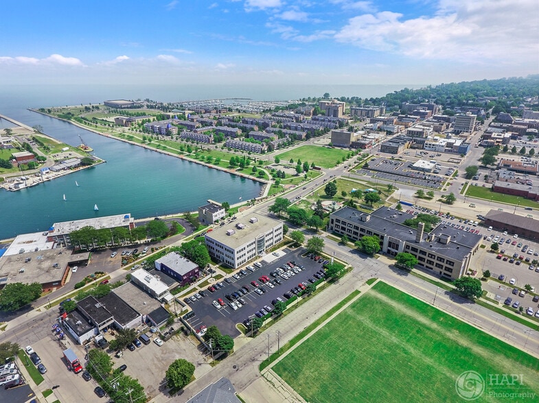 More Photos Of 600 52nd St, Kenosha Office For Lease