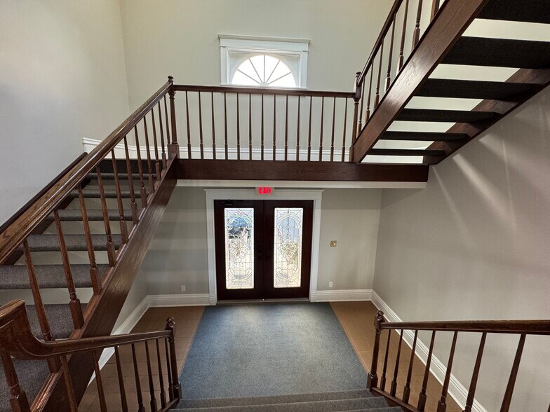 More Photos Of 121 N Washington St, Naperville Medical For Lease