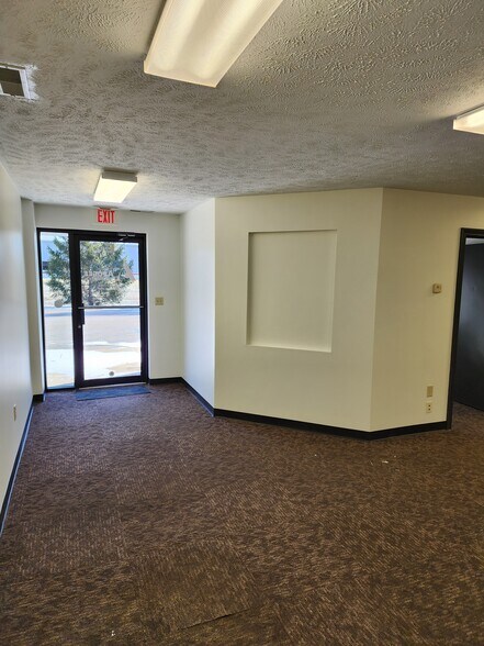 More Photos Of 6301 E 32nd Ct, Indianapolis Warehouse For Lease