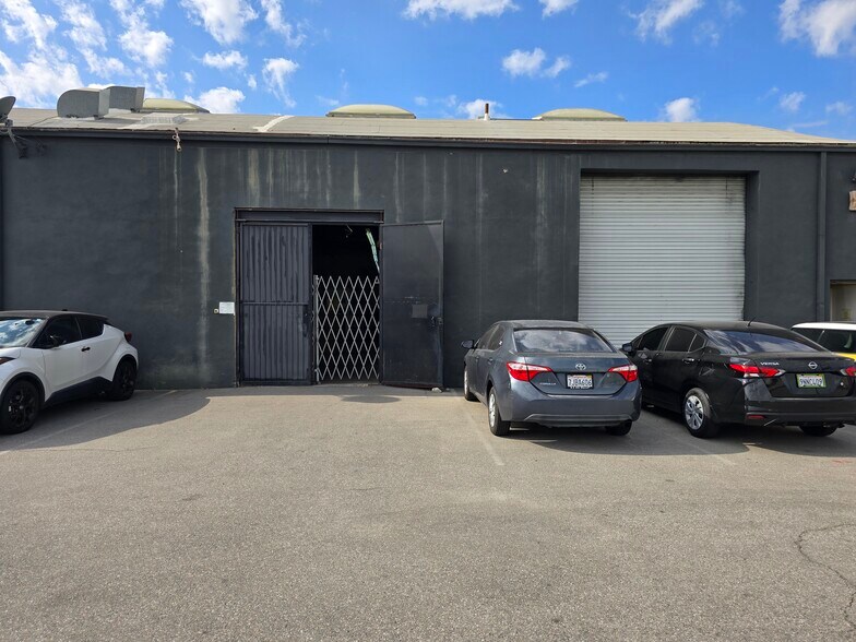 More Photos Of 2529 Chambers St, Vernon Warehouse For Lease