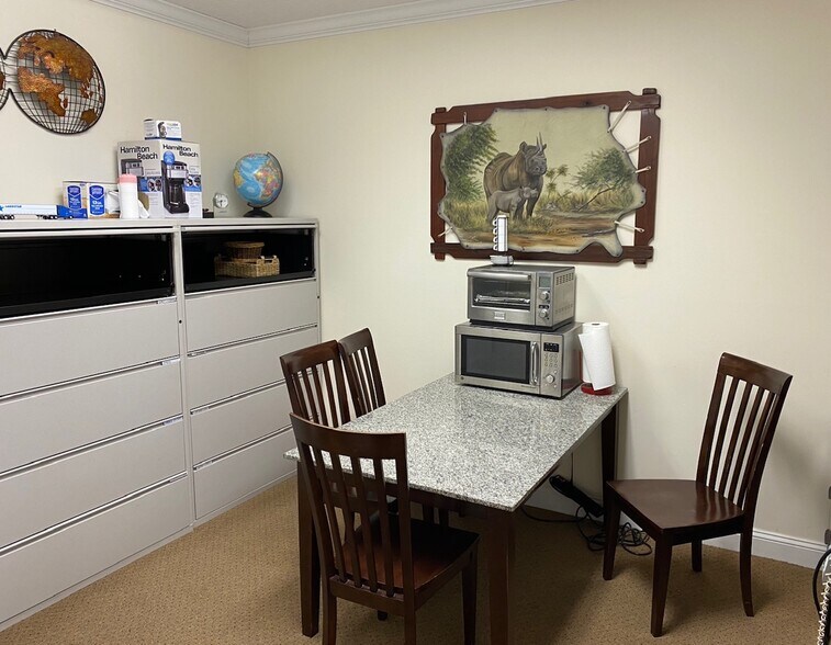 More Photos Of 6817 Southpoint Pky, Jacksonville Unknown For Lease