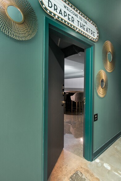 More Photos Of 5050 N Broadway St, Chicago Apartments For Lease