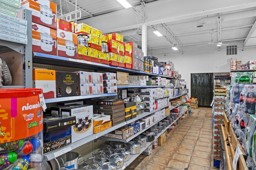 More Photos Of 36886 Ryan Rd, Sterling Heights Supermarket For Sale