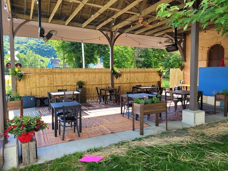 More Photos Of 26 Depot Ave, Windsor Restaurant For Sale