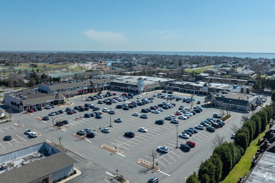More Photos Of 4900-4966 Merrick Rd, Massapequa Park General Retail For Sale