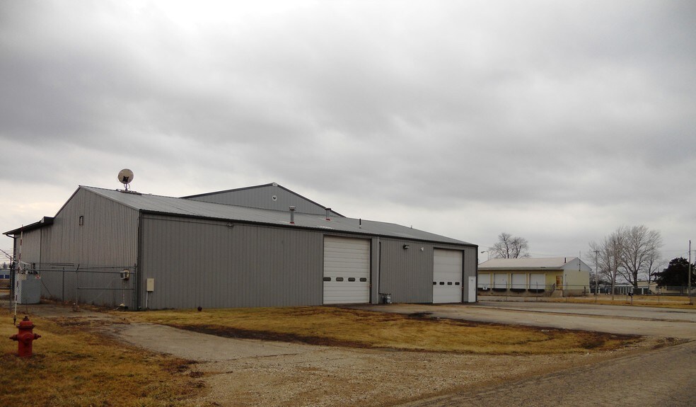 More Photos Of 440 E Backbone Rd, Princeton Warehouse For Sale