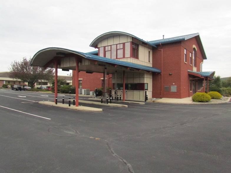 More Photos Of 2210 Quarry Dr, Reading Bank For Sale