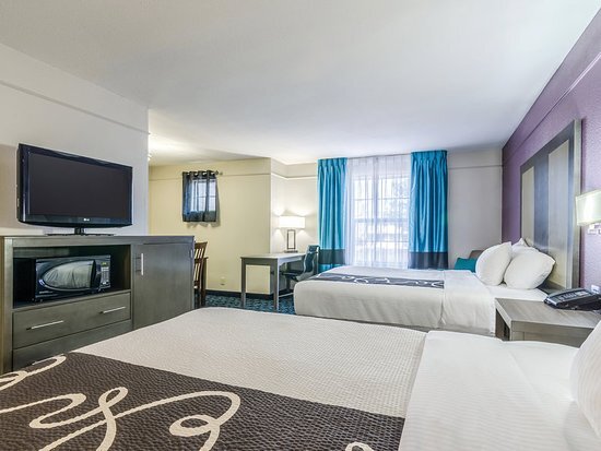 More Photos Of 6901 NW 83rd St, Kansas City Hotel For Sale