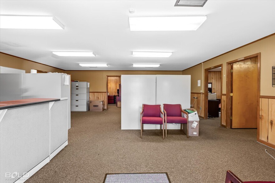 More Photos Of 523 Oxford Rd, Mansfield Office For Sale