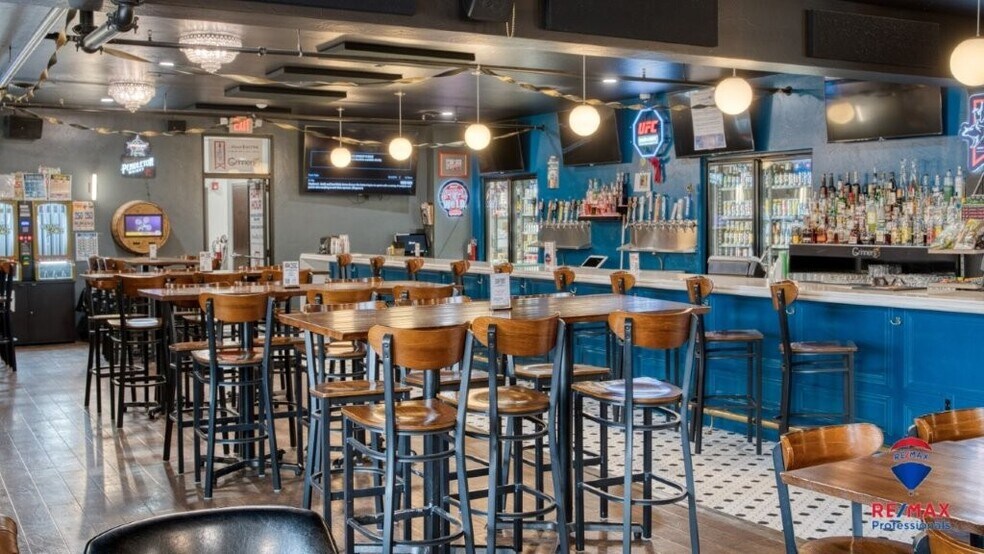 More Photos Of 5201 S Douglas Hwy, Gillette Bar For Sale