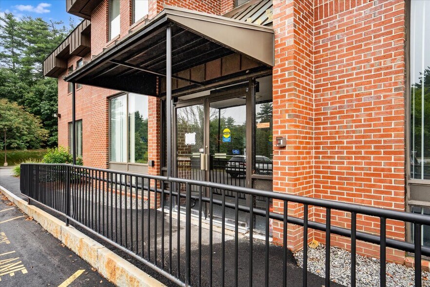 More Photos Of 7 Route 101A, Amherst Medical For Sale