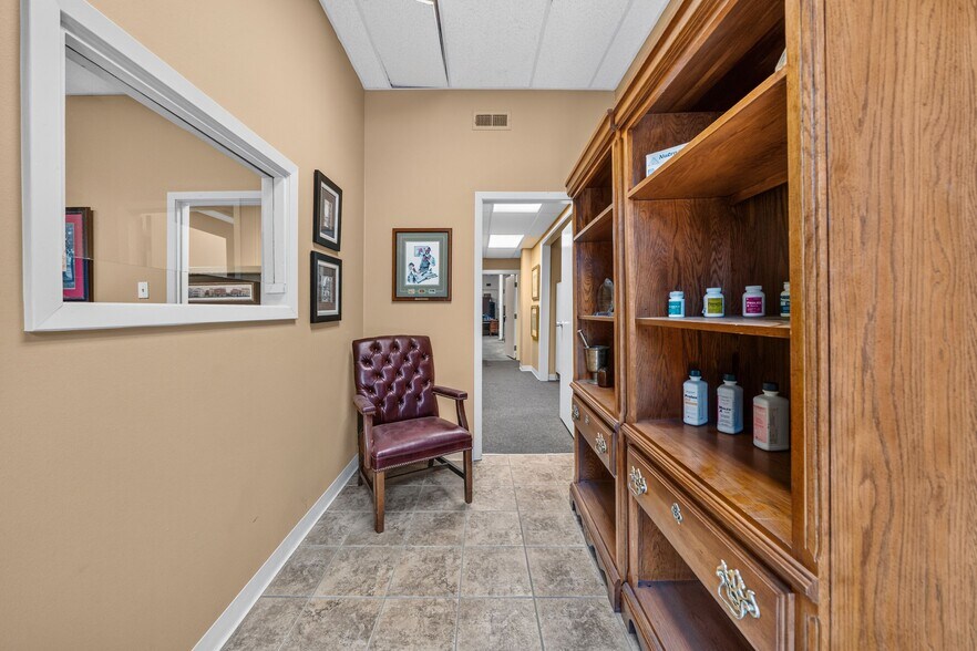 More Photos Of 3306-3308 Pike Ave, North Little Rock Storefront For Sale