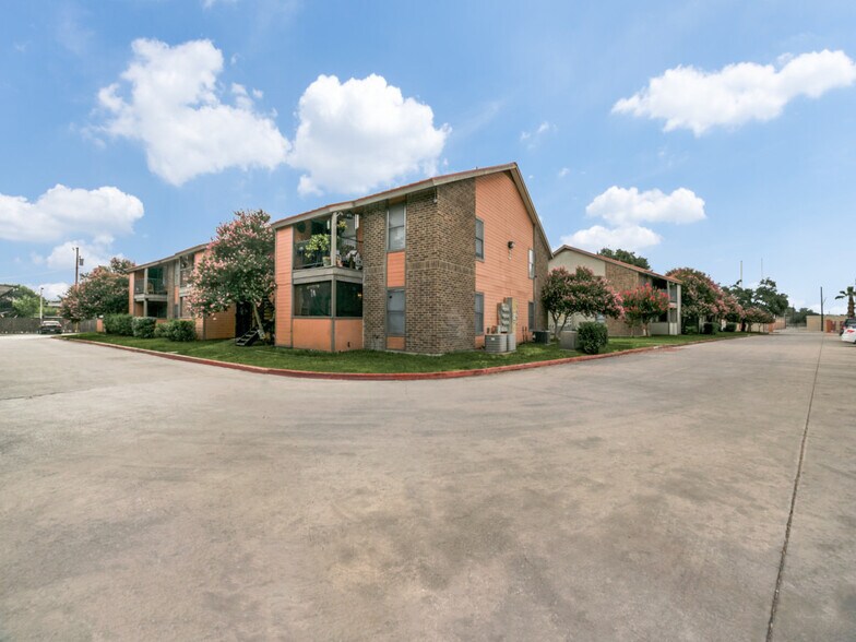 More Photos Of 7737 Skolout St, San Antonio Apartments For Sale