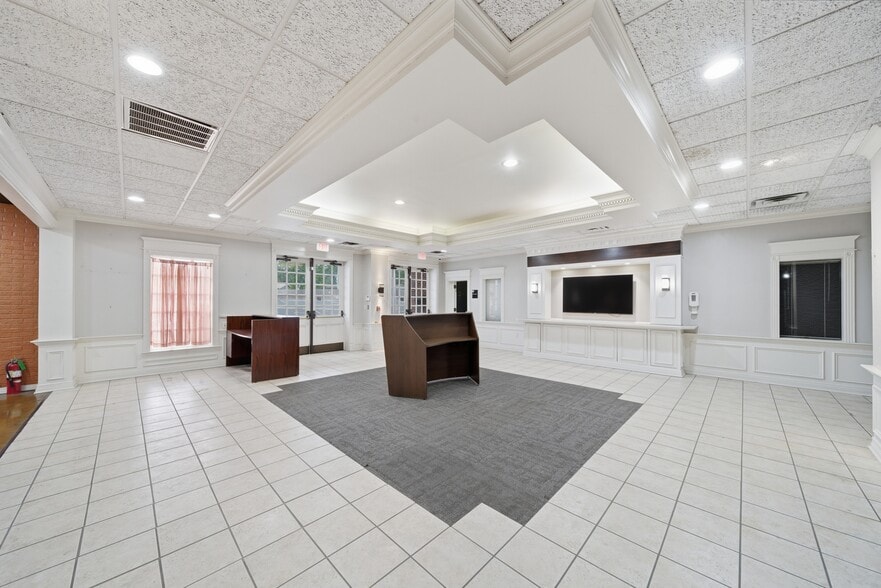 More Photos Of 7100 E 31st St, Tulsa Religious Facility For Sale