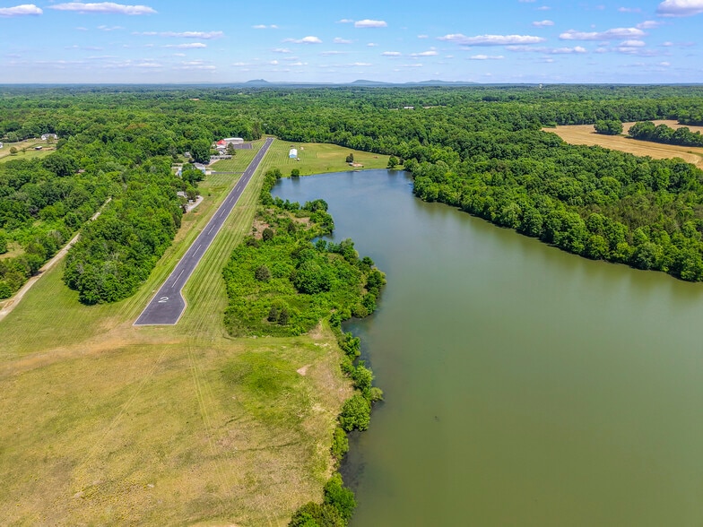 More Photos Of 249 Gilbert Rd, Mocksville Airport For Sale