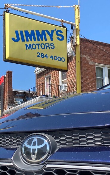 More Photos Of 905 Dundalk Ave, Baltimore Auto Dealership For Sale