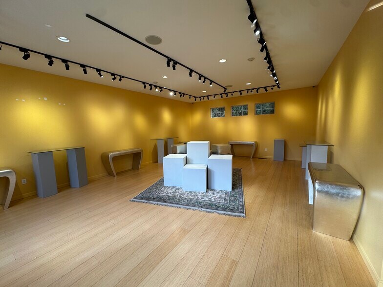 More Photos Of 307 Main St, Ogunquit Storefront For Sale