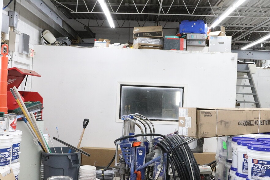 More Photos Of 4583 American Road rd, Rockford Flex For Lease