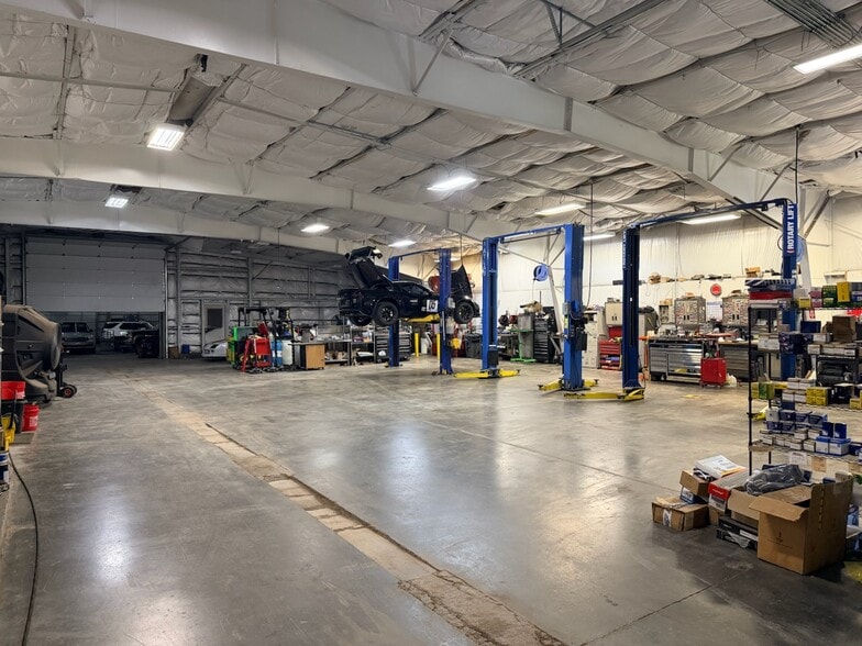 More Photos Of 186 Wincrest Dr, Winchester Warehouse For Sale