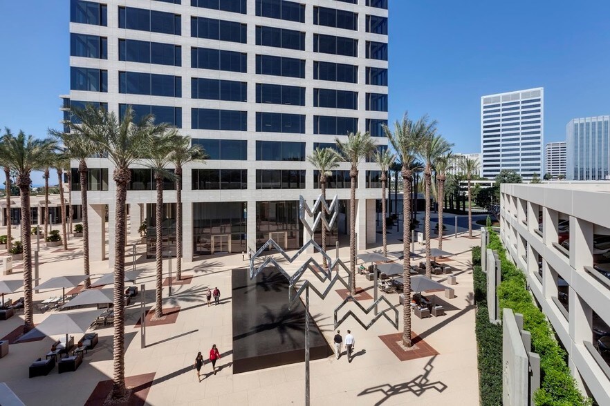 More Photos Of 520 Newport Center Dr, Newport Beach Office For Lease