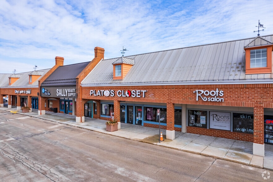 More Photos Of 16700-17000 W Bluemound Rd, Brookfield Unknown For Lease