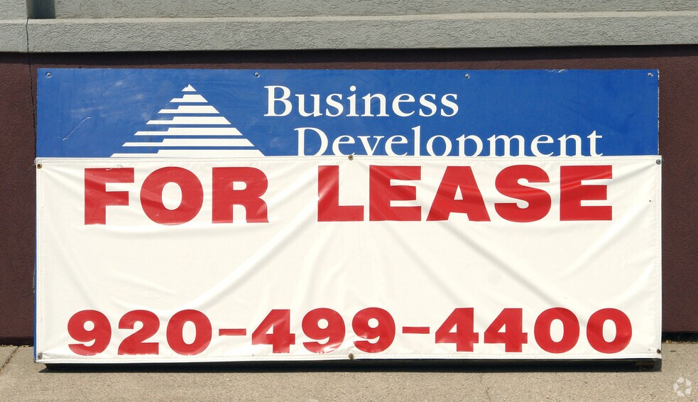 More Photos Of 2670 Packerland Dr, Green Bay Manufacturing For Lease