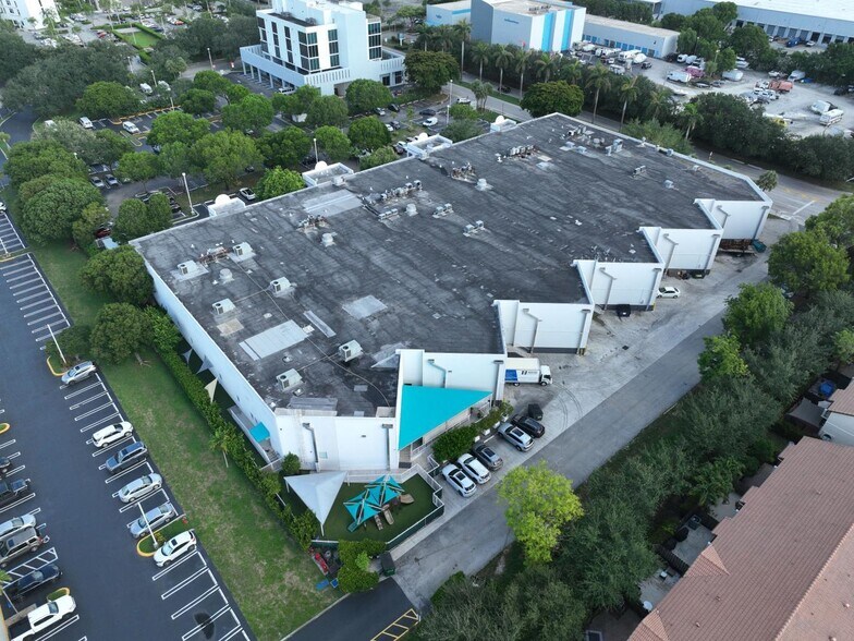 More Photos Of 10400 NW 33rd St, Miami Warehouse For Lease