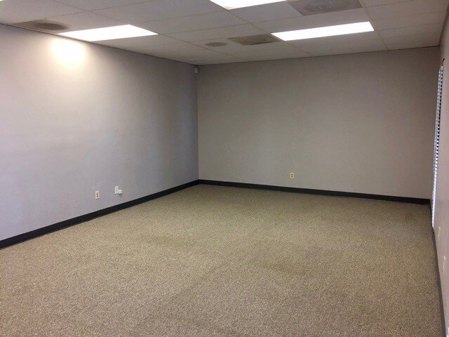 More Photos Of 2200 E 104th Ave, Thornton Office For Lease